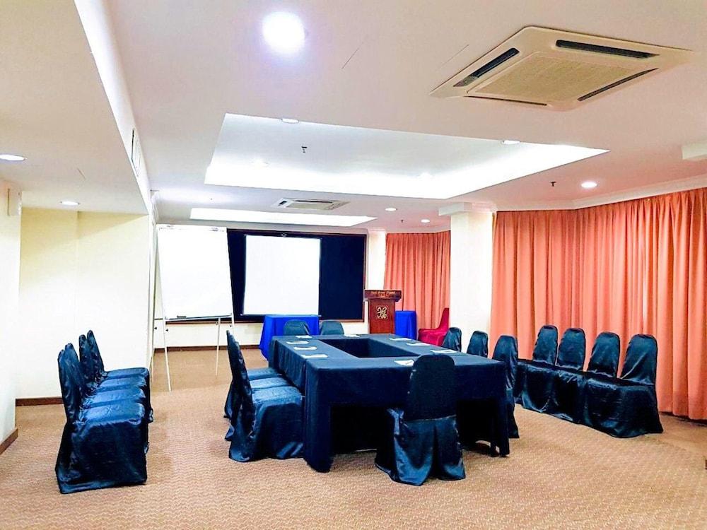 Hotel Grand Crystal Alor Setar Exterior foto